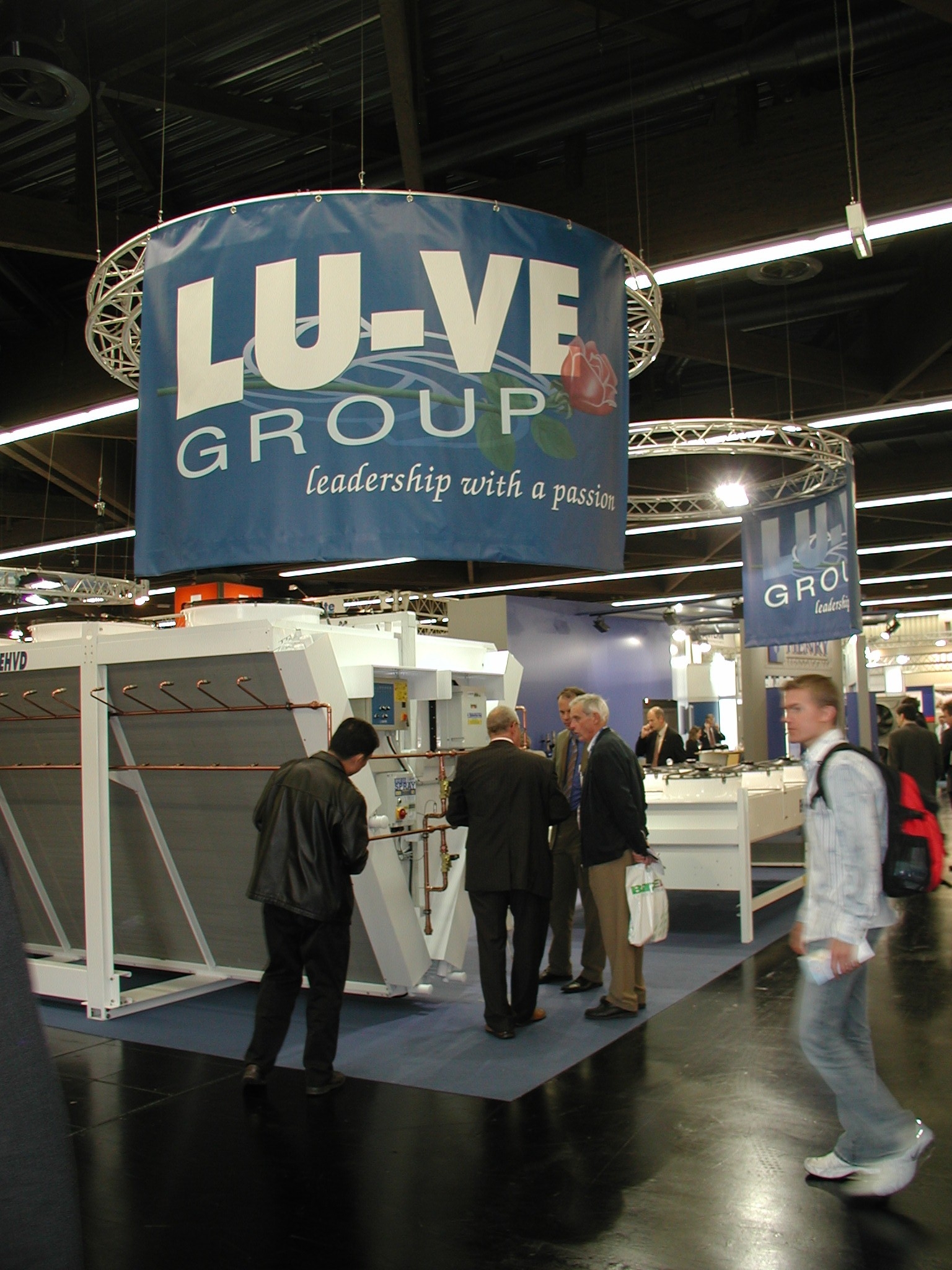 NEW EHVD - Vertical air cooled condenser with Spray System
